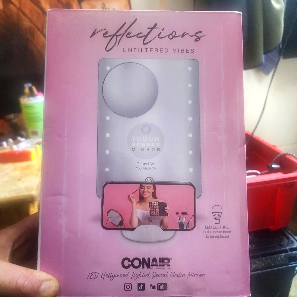 conair led Hollywood lighted social media mirror